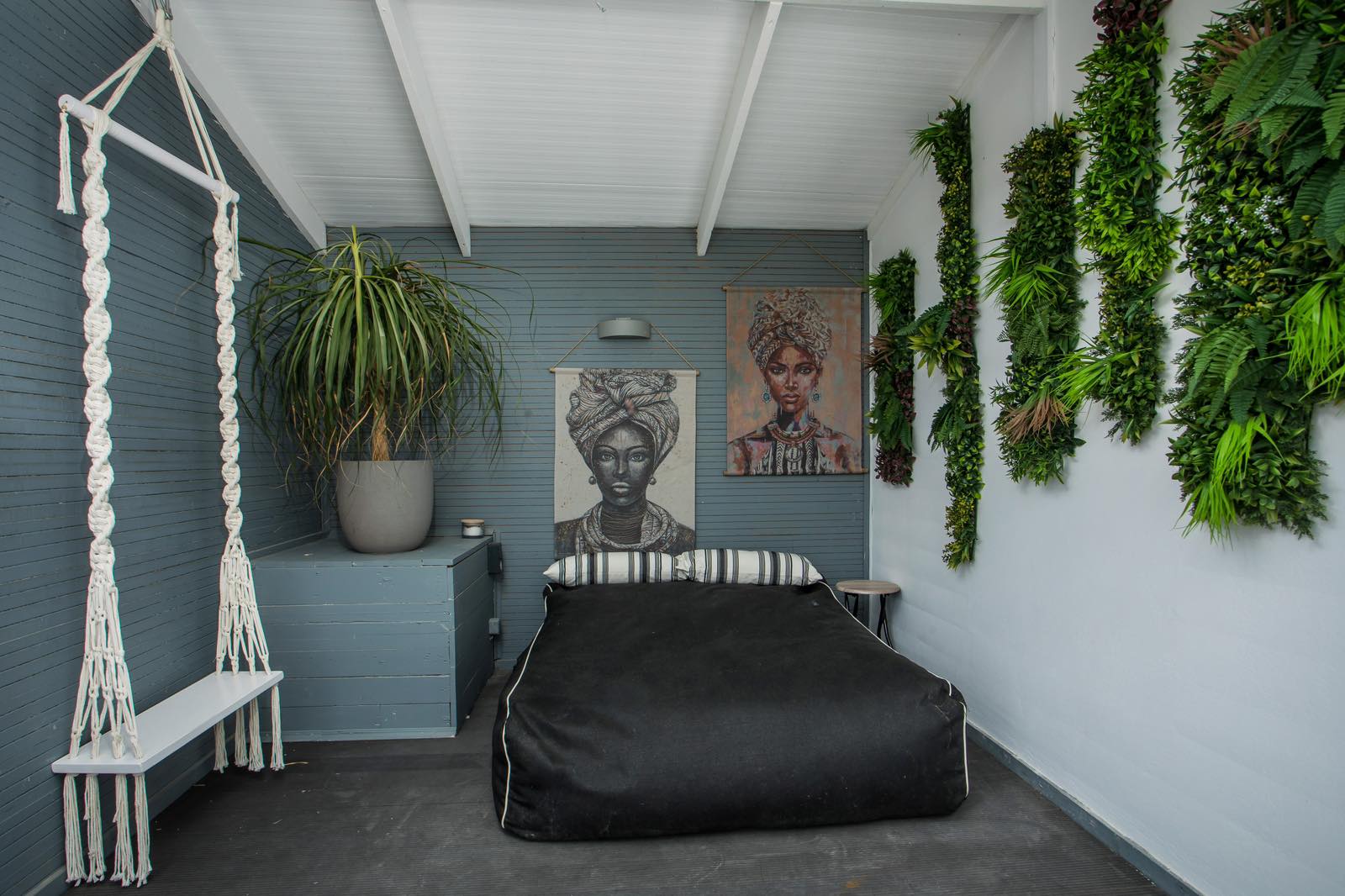 Room 27